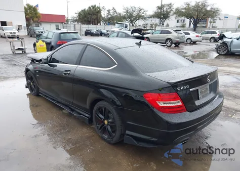 2013 Mercedes-Benz C 250 from USA, damaged, VIN WDDGJ4HB4DF959483